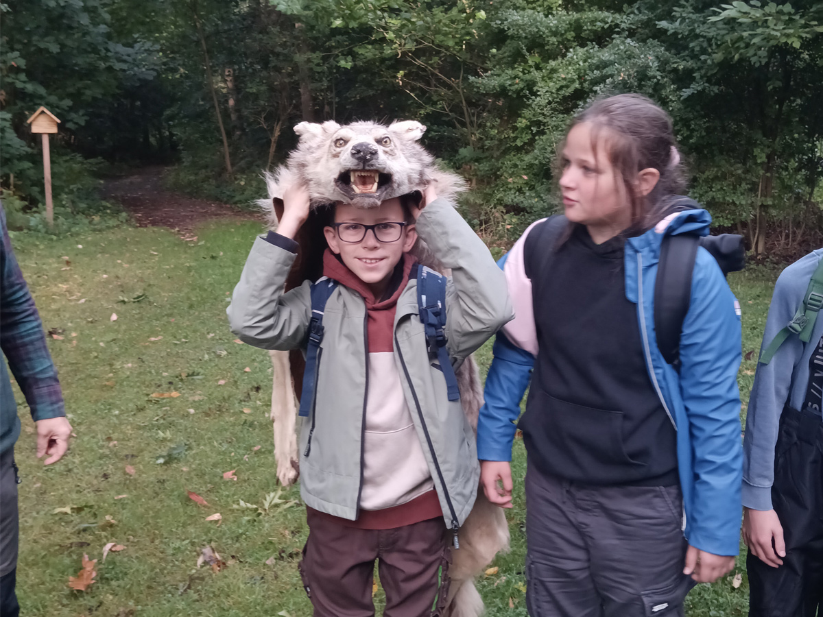 Ausflug der Klasse R4a und R4b in das Waldpädagogikzentrum Hahnhorst