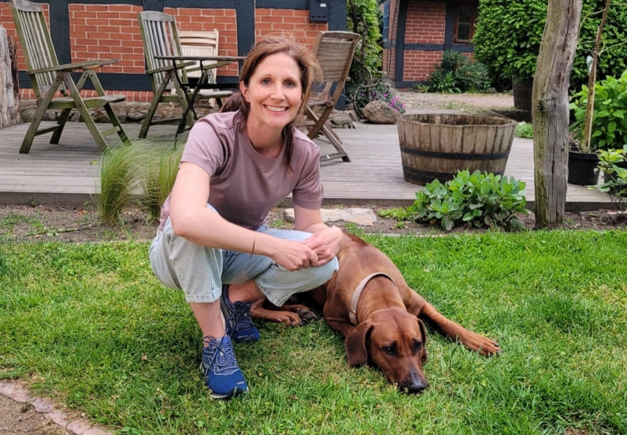 Gemeinsam Hand in Pfote